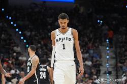 九游体育-包含圣安东尼奥马刺国际比赛日主帅复盘，志在NBA季后赛名次提升，更衣室稳定，轮换策略成焦点的词条-九游体育